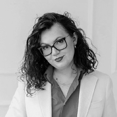 Martyna Popiołek Dębska's headshot, grayscale